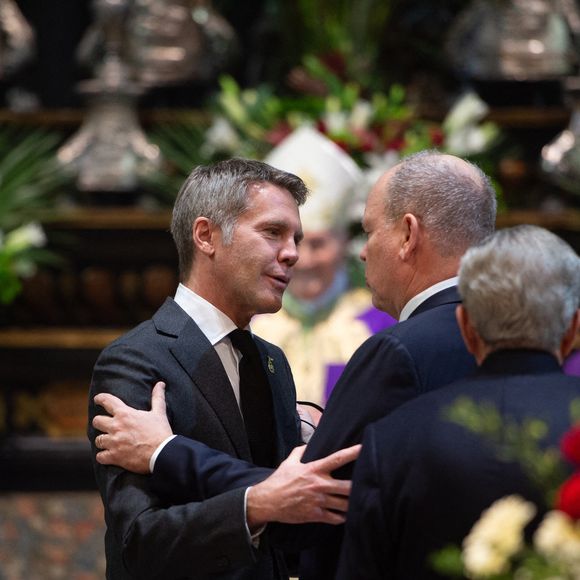 Le prince Emmanuel-Philibert de Savoie et le prince Albert II de Monaco à la cérémonie funéraire de Victor Emmanuel de Savoie, fils du dernier roi d'Italie, en la cathédrale Saint-Jean-Baptiste de Turin, le 10 février 2024. Photo par SGP / BESTIMAGE
