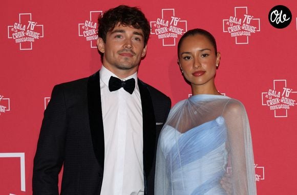 C'est via une annonce sur les réseaux sociaux que les futurs parents ont révélé leur secret 

Charles Leclerc et sa compagne Alexandra Saint Mleux - 76ème Bal de la Croix Rouge dans la salle des Etoiles à Monaco le 12 juillet 2025. © Claudia Albuquerque/Bestimage