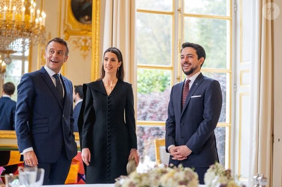 Le prince héritier de Jordanie Al Hussein bin Abdullah II (à droite), et son épouse la princesse Rajwa Al Hussein reçus par le président français Emmanuel Macron au palais de l'Élysée à Paris, France, le 8 octobre 2025. ©   Balkis Press/ABACAPRESS.COM