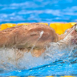 Léon Marchand remporte le 200m 4 nages au 22ème Championnat du monde de Natation à Singapour. C'est son 6ème titre de champion du monde. Psnewz /Bestimage
