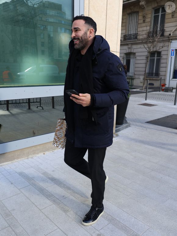 Exclusif - Adil Rami à la sortie des studios de RTL à Neuilly-sur-Seine, France, le 10 janvier 2025. © Bestimage