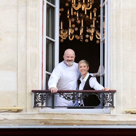Exclusif - Le célèbre chef étoilé Philippe Etchebest et sa femme Dominique ouvrent un nouveau restaurant "La maison Nouvelle" dans le quartier très branché des Chartrons à Bordeaux, France, le 21 janvier 2022. © Fabien Cottereau/Bestimage