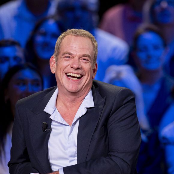 Exclusif - Garou lors de l'enregistrement de l'émission "La Boîte à secrets", présentée par F.Bollaert et diffusée le 26 septembre 2025 sur France 3, dans les studios du Lendit à Saint-Denis, Seine Saint-Denis, France, le 8 septembre 2025. © Pierre Perusseau/Bestimage