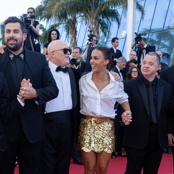 Artus, Alice Belaidi et l'équipe du film "Un p'tit truc en plus" - Montée des marches du film "Le comte de Monte-Cristo" lors du 77e Festival International du Film de Cannes, au Palais des Festivals à Cannes. Le 22 mai 2024. © Olivier Borde / Bestimage