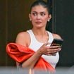 Kylie Jenner sort le grand jeu pour une soirée avec Timothée Chalamet : sac Birkin à plus de 50 000 euros et escarpins Miu Miu