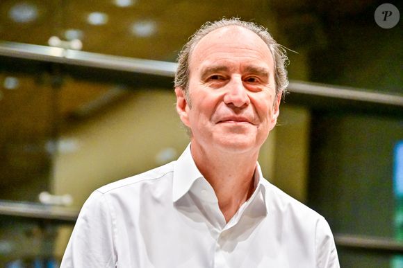 Xavier Niel, fondateur d'Iliad et de Free, actionnaire du groupe de production audiovisuelle Mediawan, lors d'une audition devant la Commission d'enquête sur la neutralité, le fonctionnement et le financement de l'audiovisuel public à l'Assemblée nationale à Paris, France, le 2 avril 2026. © Christian Liewig/Bestimage