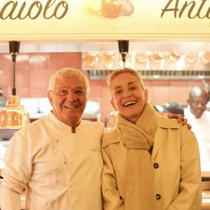 Sharon Stone au "Mamo Michelangelo", restaurant d'Antibes prisé par les stars @Facebook