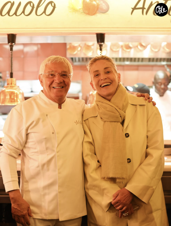 Sharon Stone au "Mamo Michelangelo", restaurant d'Antibes prisé par les stars @Facebook