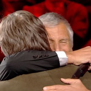 Nagui et Thomas Dutronc sur le plateau de Taratata - France 2 (Capture d'écran).