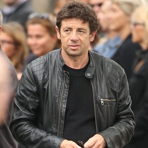 Patrick Bruel - Celebrites a la sortie des obseques de Valerie Benguigui au cimetiere du Montparnasse a Paris. Le 6 septembre 2013

Photo : Gengis / Pix4U / Bestimage