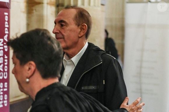 L'animateur et producteur de télévision français Jean-Marc Morandini arrive avec son avocate Florence Rault au palais de justice (tribunal) de Paris, France, le 27 novembre 2024, avant une audience de son procès en appel pour "corruption de mineurs" sur trois adolescents entre 2009 et 2016. © Christophe Clovis/Bestimage