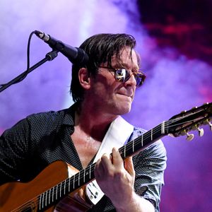 Sur son compte Instagram, le chanteur partage les images d'une plage paradisiaque

Thomas Dutronc en concert au Festival international des Nuits de la Guitare à Patrimonio, en Corse, le 25 juillet 2019 - Photo : Mari J/ANDBZ/ABACAPRESS.COM