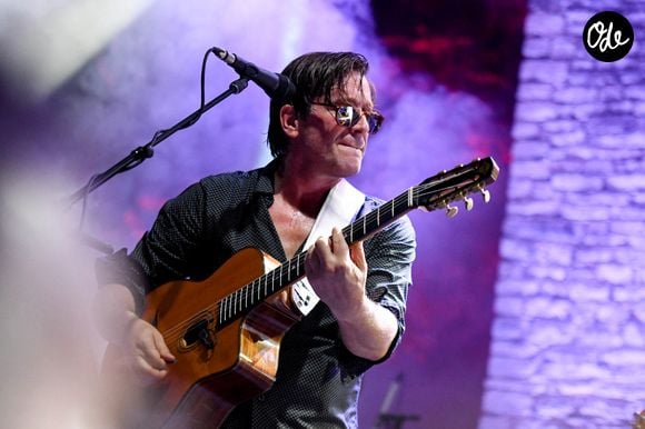 Sur son compte Instagram, le chanteur partage les images d'une plage paradisiaque

Thomas Dutronc en concert au Festival international des Nuits de la Guitare à Patrimonio, en Corse, le 25 juillet 2019 - Photo : Mari J/ANDBZ/ABACAPRESS.COM