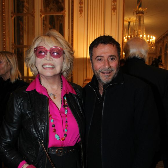 Amanda Lear, Bernard Montiel - Rachida Dati remet à Chantal Ladesou les insignes de Chevalier de la Légion d'Honneur au ministère de la Culture à Paris le 2 février 2026.

© Philippe Baldini / Bestimage