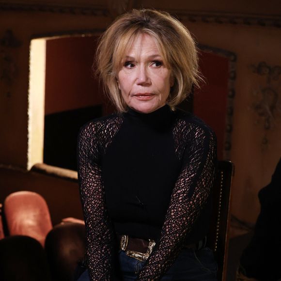 Exclusif - Clémentine Célarié lors de l'enregistrement de l'émission "Olympiascope" au théâtre Antoine, présentée par B.Montiel et diffusée le 2 mai 2025 sur Olympia TV, au théâtre Antoine à Paris, France, le 18 février 2025. © Denis Guignebourg/Bestimage