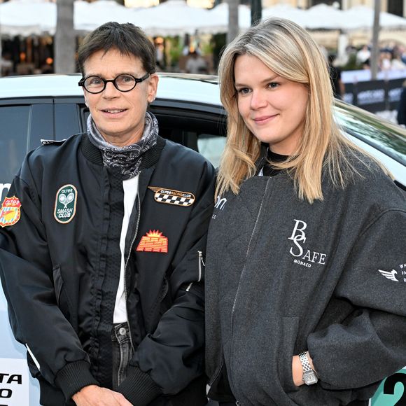 Camille Gottlieb, la fille de la princesse Stéphanie et de Jean Raymond Gottlieb, est au départ du 9ème E-Rallye de Monte-Carlo, en tant que co-pilote de son amie Margaux Grundstein au volant d'une volvo, sur la place du Casino à Monaco, le 15 octobre 2025. © Bruno Bebert / Bestimage