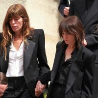 Jane Birkin : Ses filles Charlotte Gainsbourg et Lou Doillon réunies, un instant capturé très rare