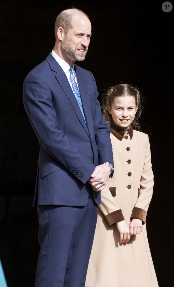 Le prince William, prince de Galles, et sa fille la princesse Charlotte de Galles - Les membres de la famille royale britannique assistent à l'office de Pâques à la chapelle Saint-Georges du château de Windsor, Royaume Uni, le 5 avril 2026. © GoffPhotos/Bestimage