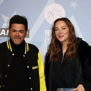 Jamel Debbouze et sa femme Mélissa Theuriau - Tapis rouge lors du 29ème Festival International du Film de Comédie de l'Alpe d'Huez le 21 Janvier 2026. © Dominique Jacovides/Bestimage