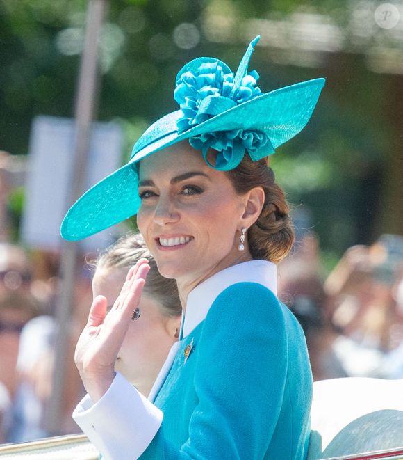 La princesse de Galles Cathrerine et la princesse Charlotte sont vues dans le Mall pendant le défilé du Trooping of the Colour, le 14 juin 2025, à Londres, Royaume-Uni. Photo par Tayfun Salci/ZUMA Press Wire/ABACAPRESS.COM