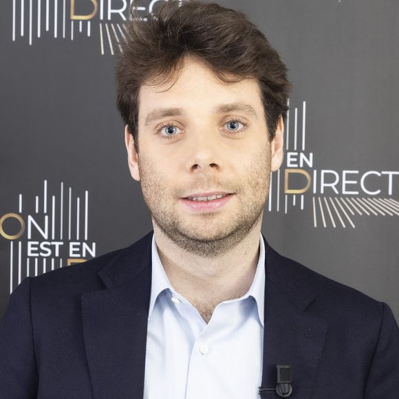 Fier de la carrière de son frère, Benjamin Duhamel lui a rendu hommage avant le dernier lever de rideau, repartageant dans une story Instagram un article consacré à Alexandre accompagné de ce mot : "Bravo".

Il a repartagé un articlExclusif - Benjamin Duhamel à l'enregistrement de l'émission "On Est En Direct".

Photo : Jack Tribeca / Bestimage