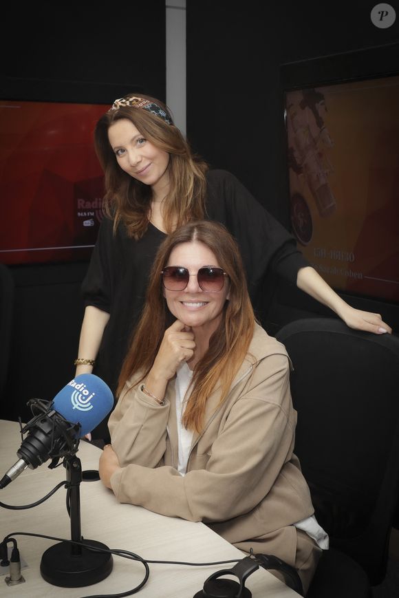 Exclusif - Cyrielle-Sarah Cohen, Veronika Loubry - Enregistrement de l'émission "15h-16h30", présentée par C.S. Cohen et diffusée en direct sur Radio J. Le 8 avril 2024. © Jack Tribeca / Bestimage