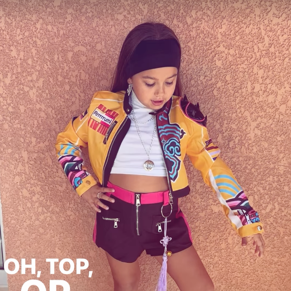 Alizée dévoile une photo de sa fille Maggy qui a succombé à la folie du moment le mardi 30 septembre 2025 sur Instagram.
Crédit : Instagram/alizeeofficiel