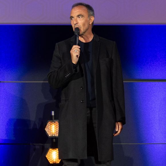 Nikos Aliagas participe au 'Multi Screen Grand Prix 2026' à l'hôtel Pullman Paris Montparnasse le 13 avril 2026 à Paris, France. Photo par Nasser Berzane/ABACAPRESS.COM