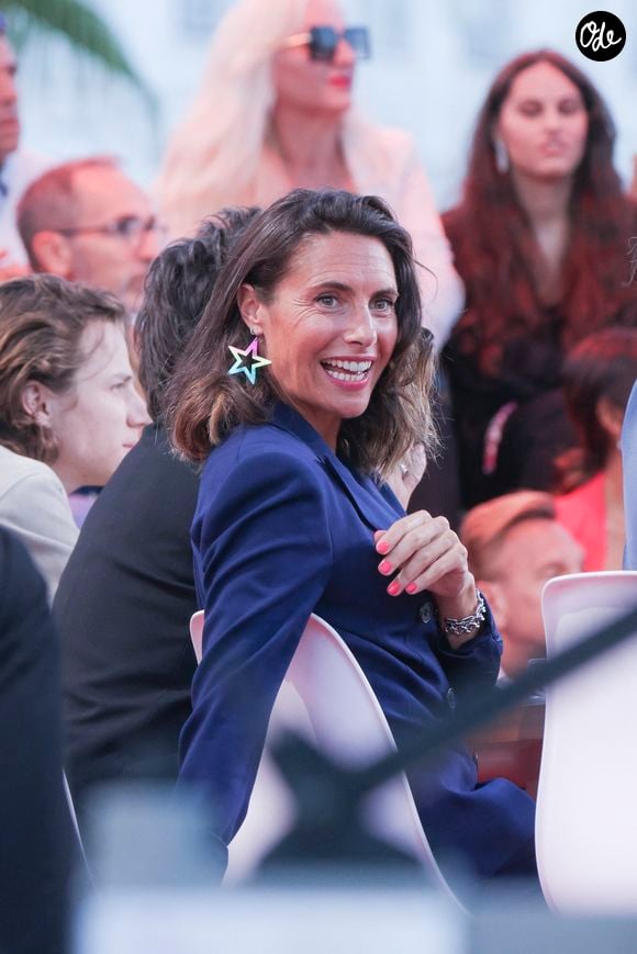 Mariée pour la troisième fois, Alessandra Sublet élève quatre adolescents, dont deux enfants qui ne sont pas les siens.


Mariage - Alessandra Sublet s'est mariée - Exclusif - Alessandra Sublet - Emission "C à vous" lors du 76ème Festival International du Film de Cannes le 24 mai 2023. © Jack Tribeca / Bestimage
