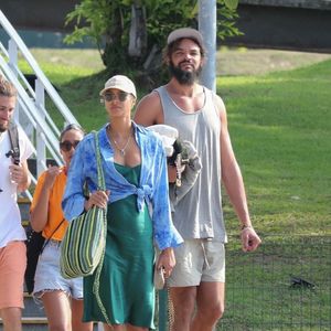 Exclusif - Joakim Noah et sa femme Lais Ribeiro sont allés faire une balade en bateau avec des amis à Rio de Janeiro au Brésil le 3 aout 2022.