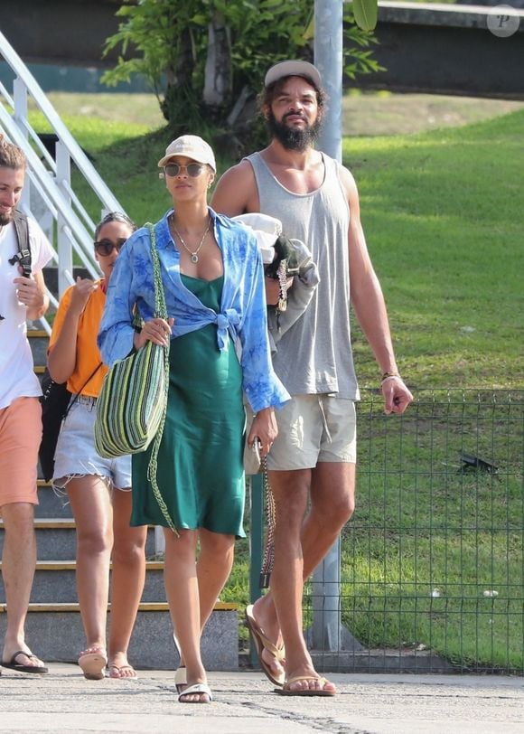 Exclusif - Joakim Noah et sa femme Lais Ribeiro sont allés faire une balade en bateau avec des amis à Rio de Janeiro au Brésil le 3 aout 2022.