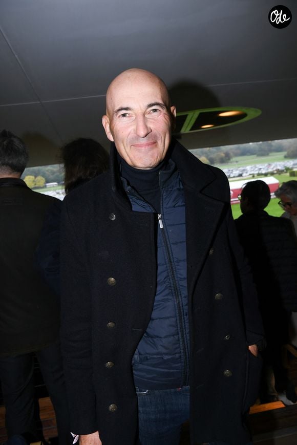 Nicolas Canteloup au prix Qatar Arc de Triomphe à l'Hippodrome de Longchamp le 6 octobre 2024 © Rachid Bellak / Bestimage
