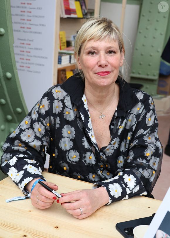 Elle a obtenu plus de 3,5 millions d’euros après son procès contre Canal+.

Maitena Biraben - Festival du Livre de Paris 2025 au Grand Palais à Paris le 12 Avril 2025. © Denis Guignebourg / Bestimage