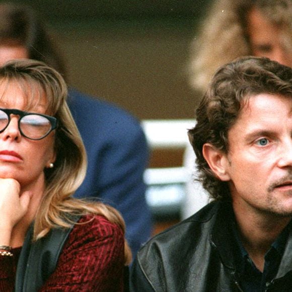 Francis Cabrel et sa femme assistent à un match de foot en 1994. ©Bestimage
