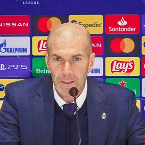 L'entraîneur-chef du Real Madrid Zinedine Zidane assiste à une conférence de presse de Ligue des Champions, Groupe B, match de football entre Shakhtar Donetsk et le Real Madrid au stade Olimpiyskiy de Kiev. Le 2 décembre 2020.©Bestimage