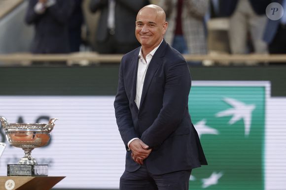 Carlos Alcaraz remporte les internationaux de France de Tennis de Roland Garros 2025 face à J.Sinner à Paris - 8 juin 2025, Paris. (Credit Image : © Loic Baratoux/ZUMA Press Wire / Bestimage)