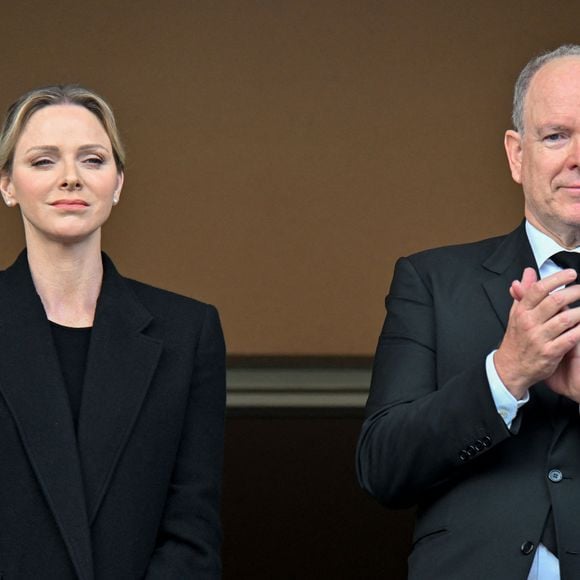 La princesse Charlene de Monaco et le prince Albert II de Monaco ont assisté à la finale de la 13eme éditon du Tournoi Saint Devote de rugby au Stade Louis II de Monaco, le 26 avril 2025. © Bruno Bebert / Bestimage