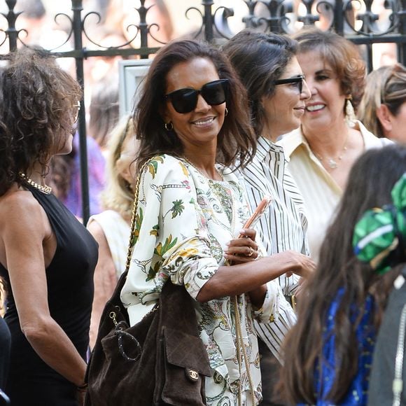 L'ancienne présentatrice a pu compter sur le soutien d'amies proches

Semi Exclusif - Karine Le Marchand, Hoda Roche - Arrivées au mariage civil de Thylane Blondeau et Benjamin Attal à la mairie du 16ème arrondissement de Paris le 29 juin 2026. Photo : Agence / Bestimage