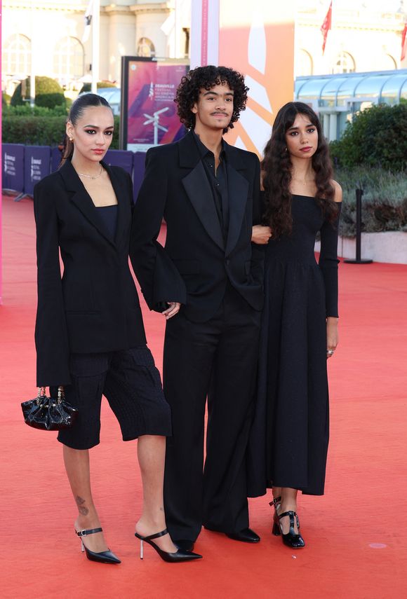 Thalia Besson, Mao Besson et Sateen Besson (enfants de LBesson et V.Besson-Silla) à la première du film "Dogman" lors du 49ème Festival du Cinema Americain de Deauville, France, le 2 septembre 2023. © Denis Guignebourg/BestImage