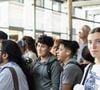 Des centaines de fans de Taylor Swift ont espéré voir les mariés à l'extérieur du bâtiment.

Des fans attendent dans la rue le jour du mariage de Taylor Swift et Travis Kelce, le vendredi 3 juillet 2026, au Madison Square Garden de New York. Des demandes d'autorisation ont été déposées pour fermer certaines portions de la 31e rue Ouest et de la 33e rue Ouest pendant toute la durée des festivités, et les rues environnantes du MSG seront fermées à la circulation automobile et piétonne. Copyright : Jonathan Fernandez/UPI/ABACAPRESS.COM