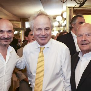 Parmi les invités conviés se trouvaient Franz Olivier Giesbert
Exclusif - Richard Malka a reçu le Prix de La Revue des Deux Mondes 2025 des mains de Aurélie Julia et de Marc Ladreit de Lacharrière,  en présence de Luce Perrot, Valérie Toranian, Franz-Olivier Giesbert, Emmanuel Chain, Emmanuel Kasarhérou, et de nombreux invités au Bistrot de Paris. Paris, France, le 03 juin 2025. © Jack Tribeca / Bestimage