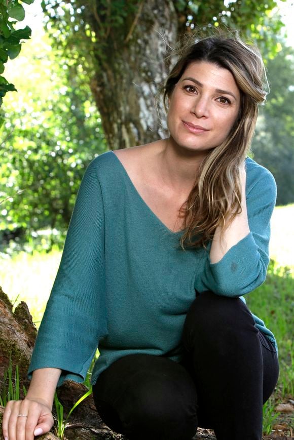 Portrait de Chloé Nabédian lors de la 5ème édition des écrivains chez Gonzague Saint Bris à Chanceaux-Près-Loches le 27 août 2023.

© Cédric Perrin / Bestimage
