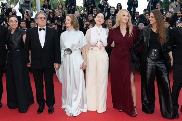 Luàna Bajrami, Daniel Auteuil, Jodie Foster, Rebecca Zlotowski, Virginie Efira, Anne Berest - Montée des marches du film « Vie privée  » lors du 78ème Festival International du Film de Cannes, au Palais des Festivals à Cannes. Le 20 mai 2025
© Olivier Borde / Bestimage