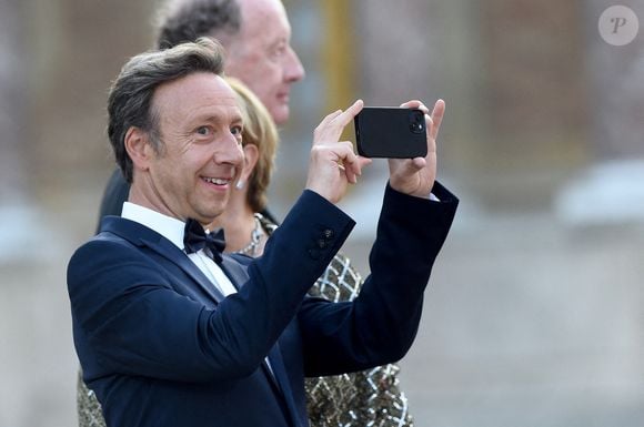 Stephane Bern arrive au banquet d'État au château de Versailles, à l'ouest de Paris, en France, le 20 septembre 2023, au premier jour de la visite d'État du roi britannique en France. Photo by Franck Castel/ABACAPRESS.COM