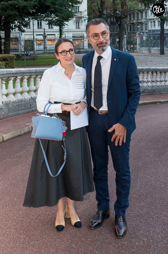 Berlingot, tourteau, café, oseille ou encore vanille fumée : les cocktails reprennent certains marqueurs de sa cuisine.

La chef Anne-Sophie Pic accompagnée de son mari David Sinapian lors du cocktail du dîner des grands chefs à la préfecture du Rhône à Lyon en marge du concours Bocuse d'Or et du salon Sirha 2021 le 26 septembre 2021. © Sandrine Thesillat / Panoramic / Bestimage