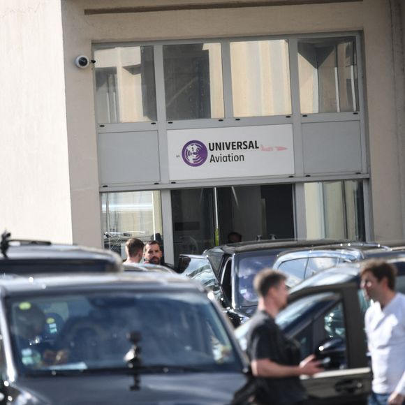 Arrivée sous très haute protection de Kim Kardashian à l'aéroport du Bourget la veille de son audition au procès de la rue tronchet des "Papys braqueurs" de Kim Kardashian à Paris le 12 mai 2025. @Agence / Bestimage