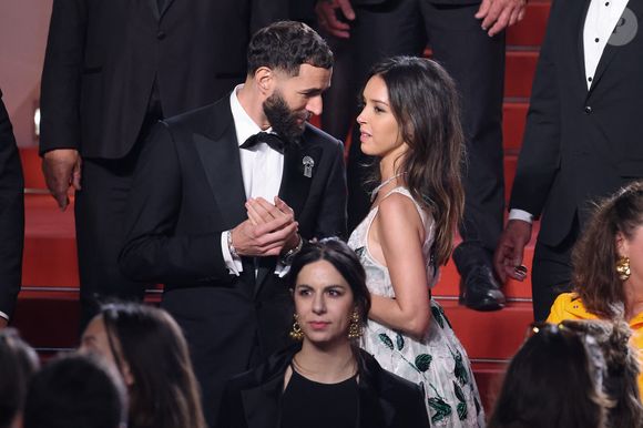 Karim Benzema et Lyna Khoudri à la descente des marches du film « 13 jours 13 nuits » lors du 78ème Festival International du Film de Cannes. Le 23 mai 2025
© Jacovides-Moreau / Bestimage