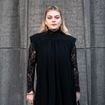 Eurovision : Pour son apparition sur le célèbre Turquoise carpet, Louane a choisi de rester sobre... contrairement à ses concurrents !