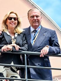 A Monaco, sortie très remarquée pour les parents de Maria Carolina de Bourbon des Deux-Siciles