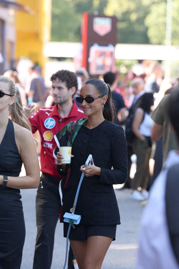 Alexandra Saint Mleux, petite amie de Charles Leclerc (MCO), Scuderia Ferrari HP avec le chien Leo. Photo par DPA/ABACA